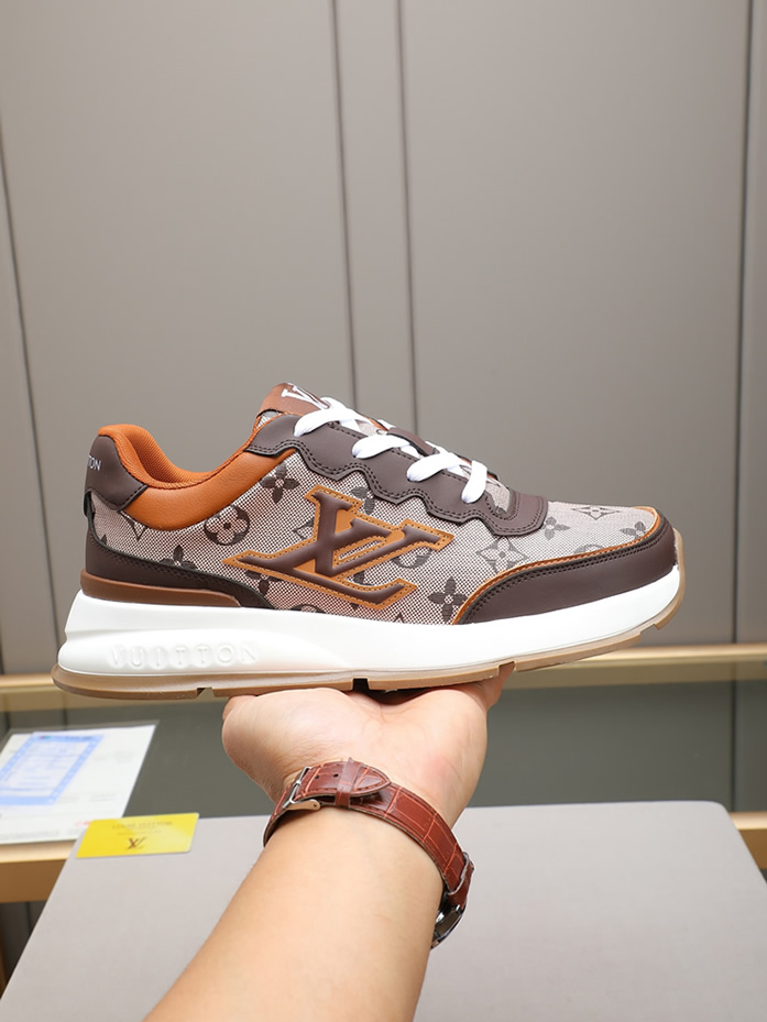 ルイ・ヴィトン ランアウェイ・ライン スニーカー ブラウン モノグラム・キャンバス切替 LVロゴ入り shoes095