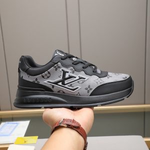 ルイ・ヴィトン ランアウェイ・ライン スニーカー ブラック モノグラム・エクリプス切替 LVロゴ入り shoes096