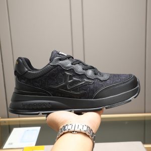 ルイ・ヴィトン ランアウェイ・ライン スニーカー ブラック 異素材切替 LVロゴ入り shoes105