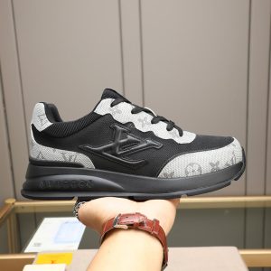 ルイ・ヴィトン ランアウェイ・ライン スニーカー ブラック モノグラム・キャンバス切替 LVロゴ入り shoes108