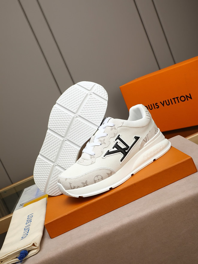 ルイ・ヴィトン ランアウェイ・ライン スニーカー ホワイト モノグラム・キャンバス切替 LVロゴ入り shoes109 - 画像 (3)