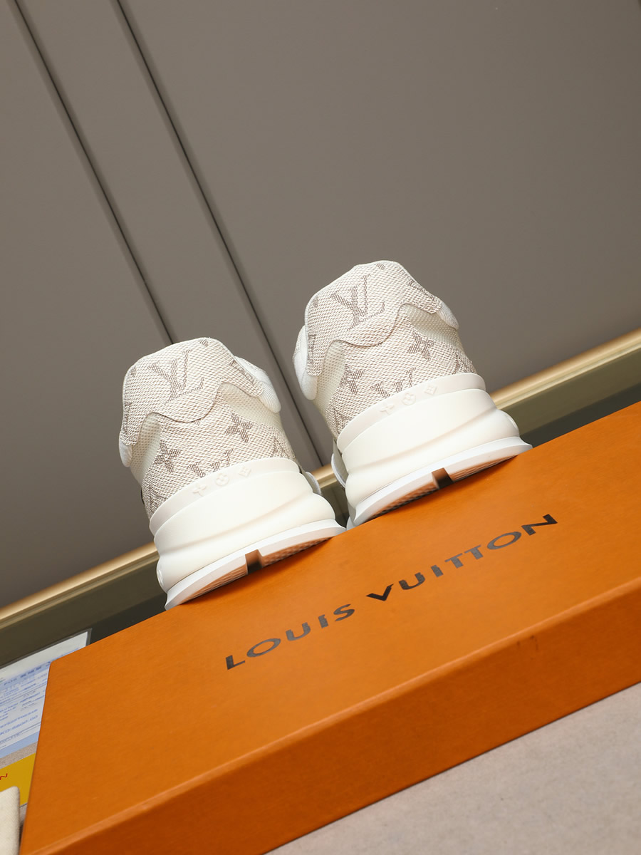 ルイ・ヴィトン ランアウェイ・ライン スニーカー ホワイト モノグラム・キャンバス切替 LVロゴ入り shoes109 - 画像 (5)