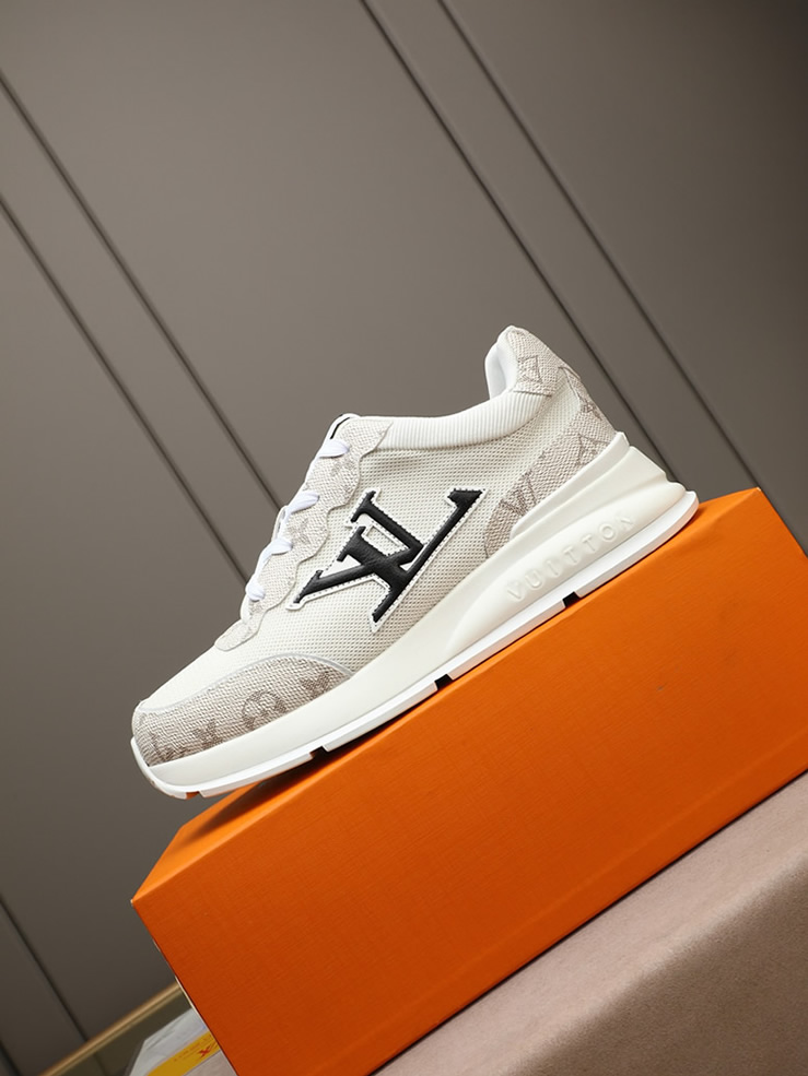 ルイ・ヴィトン ランアウェイ・ライン スニーカー ホワイト モノグラム・キャンバス切替 LVロゴ入り shoes109 - 画像 (6)