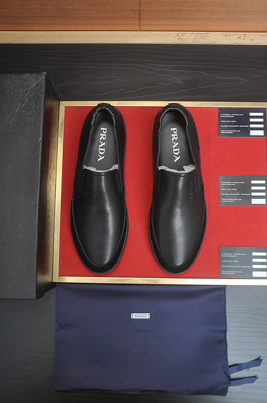プラダ スリッポン スニーカー ブラック レザー スエード切替 PRADAロゴ入り shoes112 - 画像 (2)