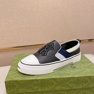 グッチ スニーカー スリッポン ブラック/ホワイト NYパッチ 刺繍 レザー shoes124