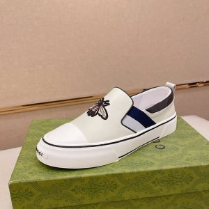 グッチ スニーカー スリッポン ホワイト ビーパッチ 刺繍 レザー shoes125