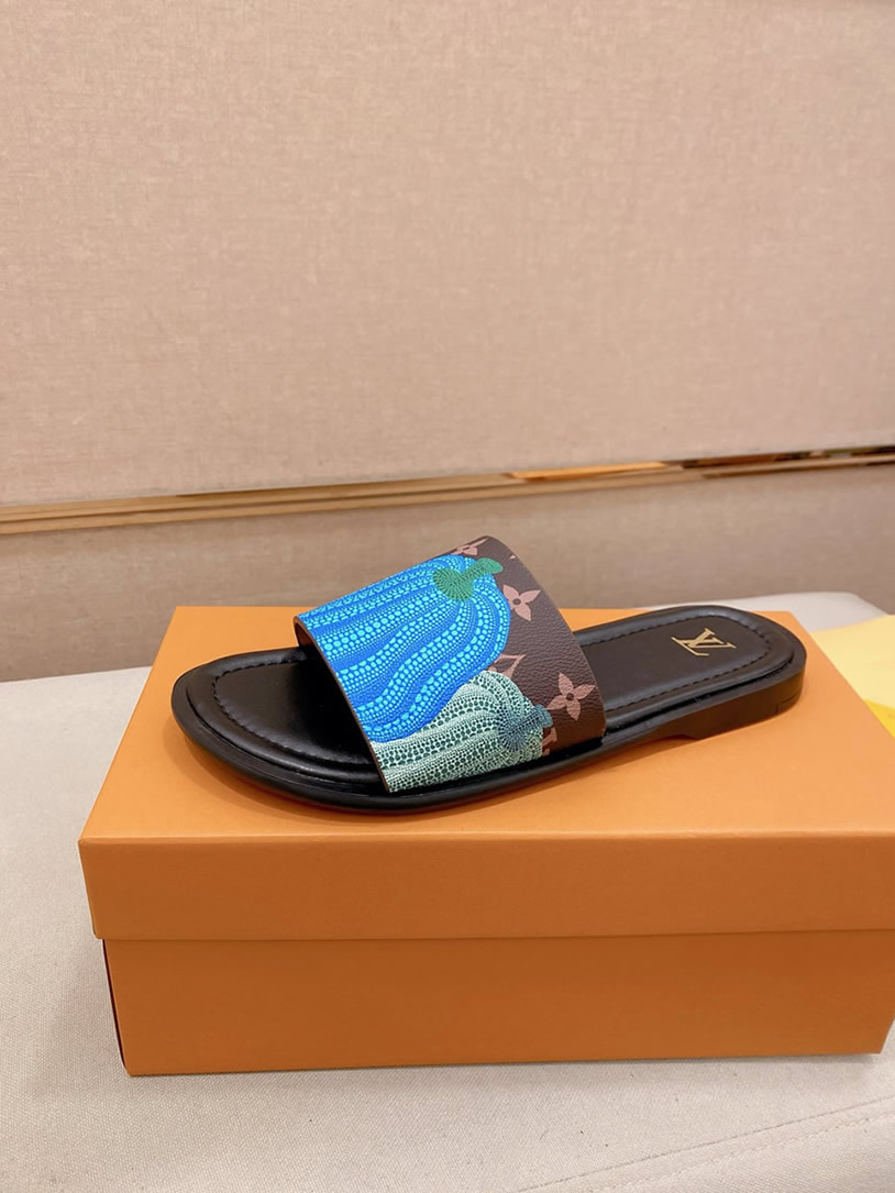 ルイヴィトン サンダル 草間彌生 モノグラム 南瓜 パンプキン ブラウン shoes131 - 画像 (2)