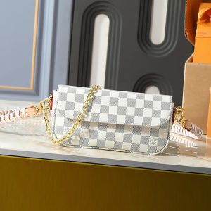 ルイヴィトン ポシェット フェリシー ダミエ アズール ホワイト M82210