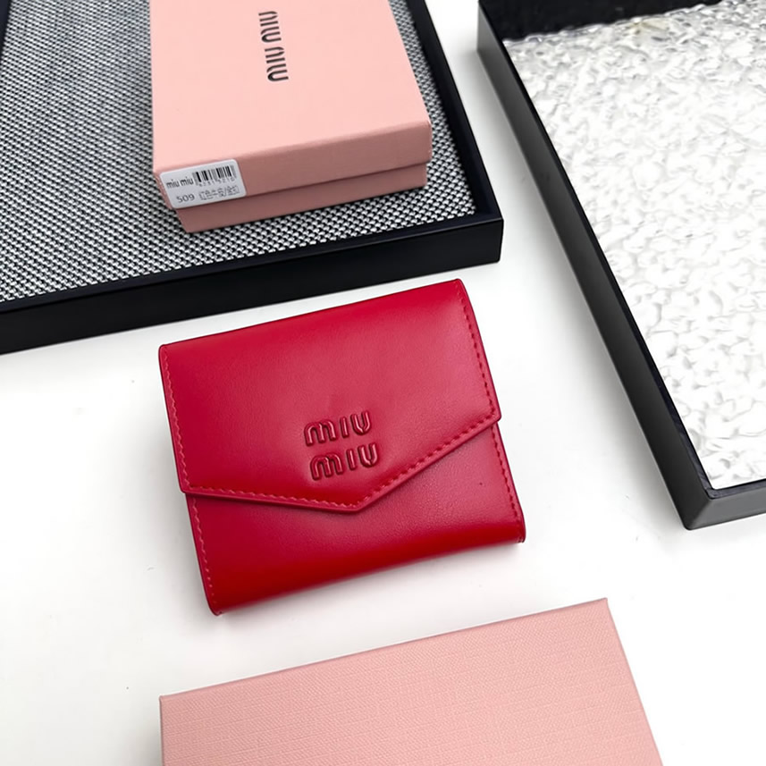 ミュウミュウ マドラスレザー 三つ折り財布 レッド 5MH040