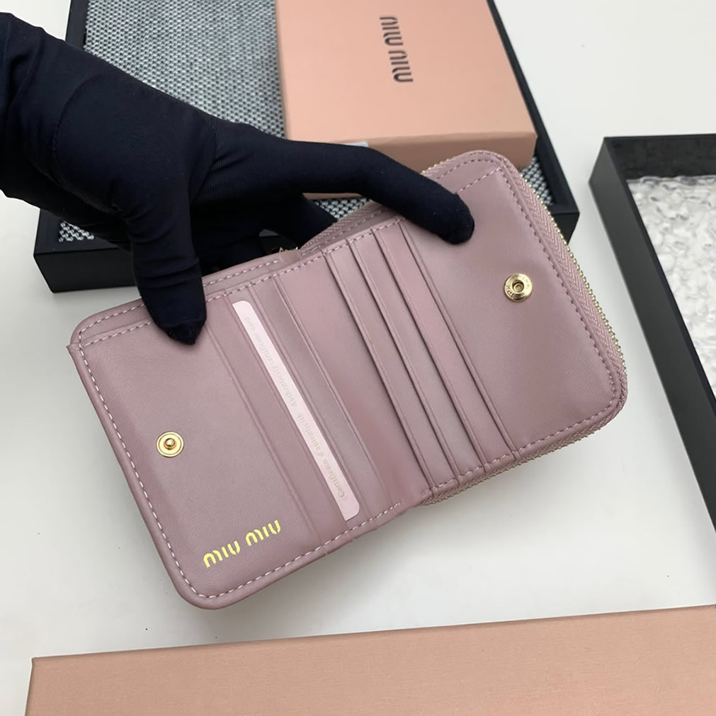 ミュウミュウ マテラッセレザー 二つ折り財布 507 - 画像 (7)