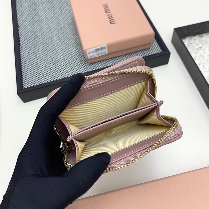 ミュウミュウ マテラッセレザー 二つ折り財布 507 - 画像 (9)