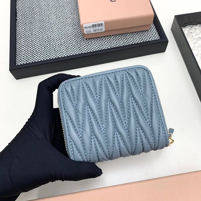 ミュウミュウ マテラッセレザー 財布 505 - 画像 (3)