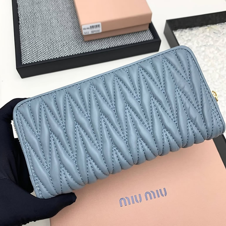 ミュウミュウ マテラッセレザー 長財布 502 - 画像 (2)
