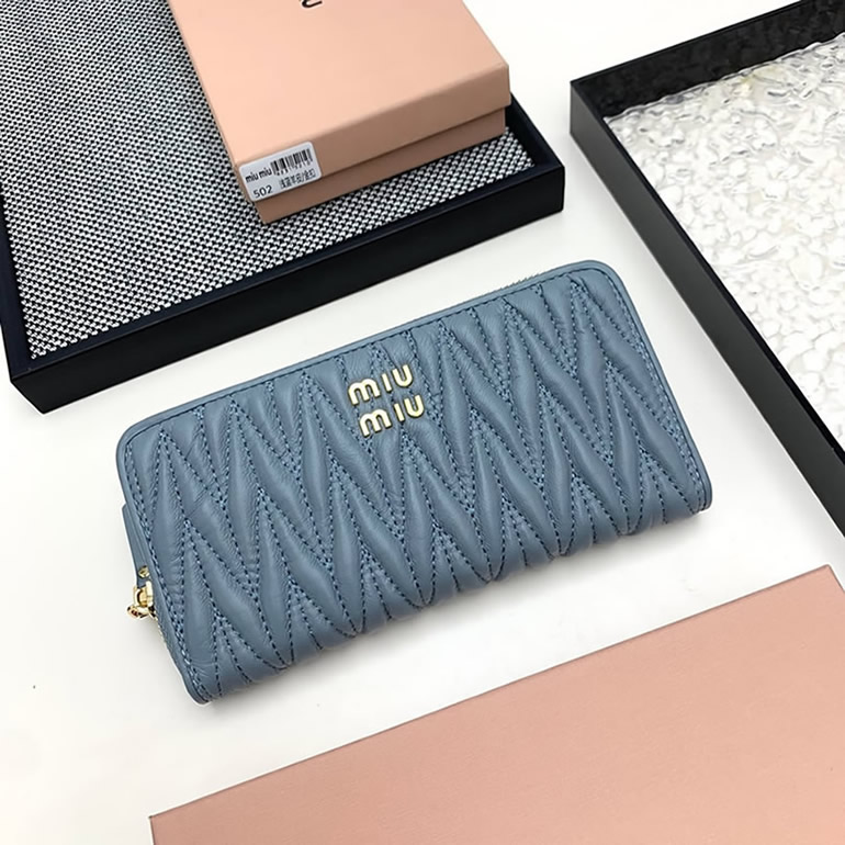 ミュウミュウ マテラッセレザー 長財布 502 - 画像 (5)