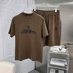 ルイ・ヴィトン エンブロイダリー Tシャツ ＆ ショーツ セット コーヒーブラウン FS036
