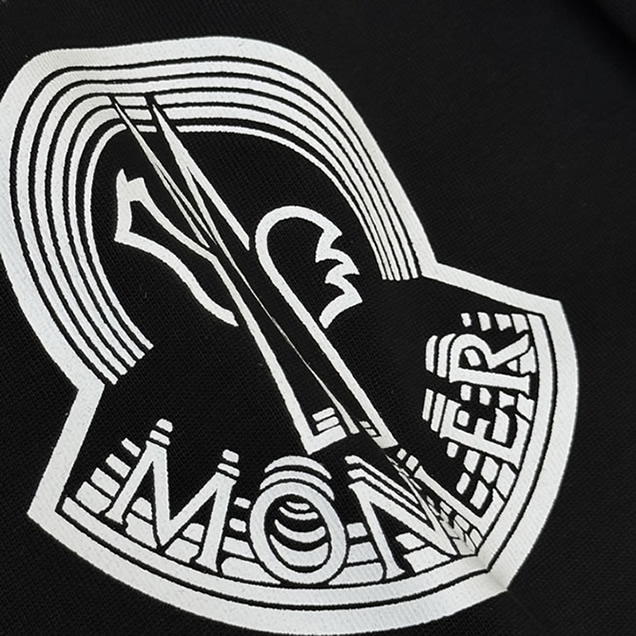 モンクレール グロッシー ロゴ パッチ Tシャツ ブラック FS108 - 画像 (5)