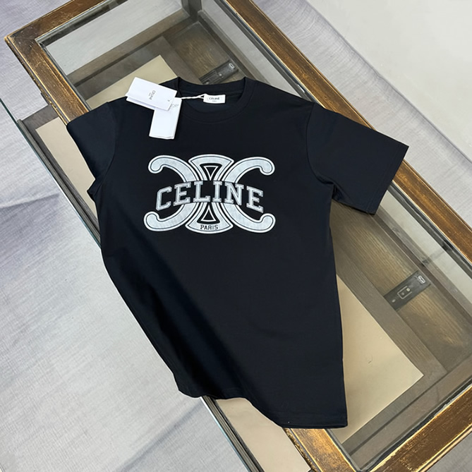 セリーヌ トリオンフ ロゴ プリント Tシャツ ブラック FS112