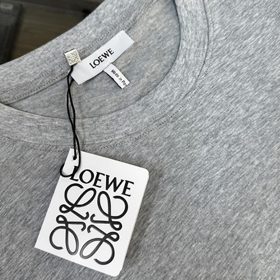 ロエベ エンブロイダリー アナグラム Tシャツ グレー FS115 - 画像 (3)