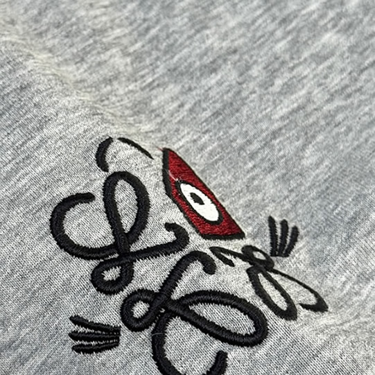 ロエベ エンブロイダリー アナグラム Tシャツ グレー FS115 - 画像 (5)