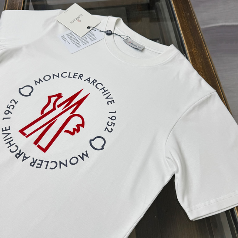 モンクレール アーカイブ 1952 ビッグロゴ Tシャツ ホワイト FS120 - 画像 (2)