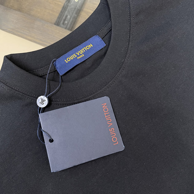 ルイ・ヴィトン サイド グラフィック モノグラム フラワー Tシャツ ブラック FS143 - 画像 (4)
