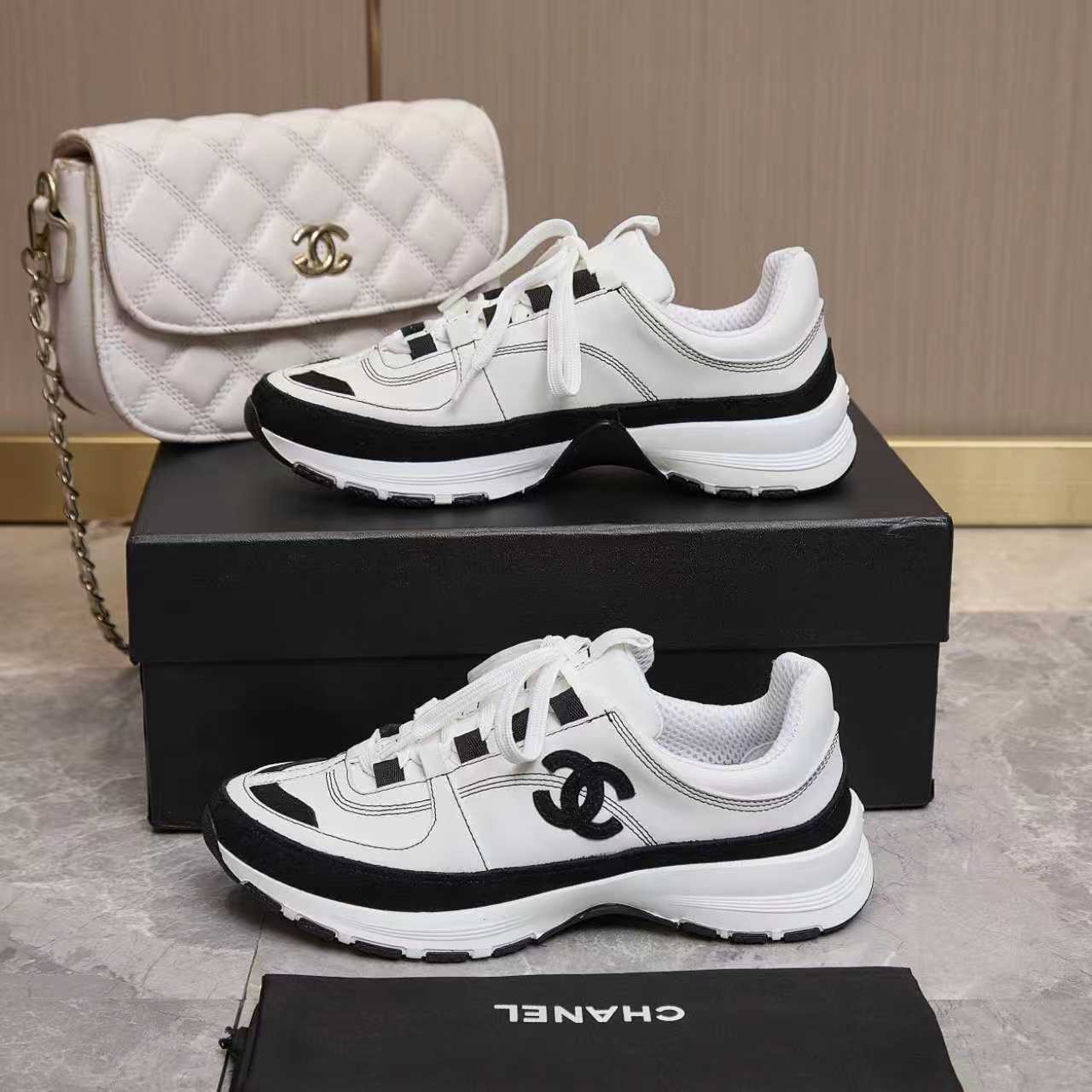 シャネル サイド CCロゴ ミックス素材 レトロ スニーカー ホワイト/ブラック shoes171 - 画像 (4)