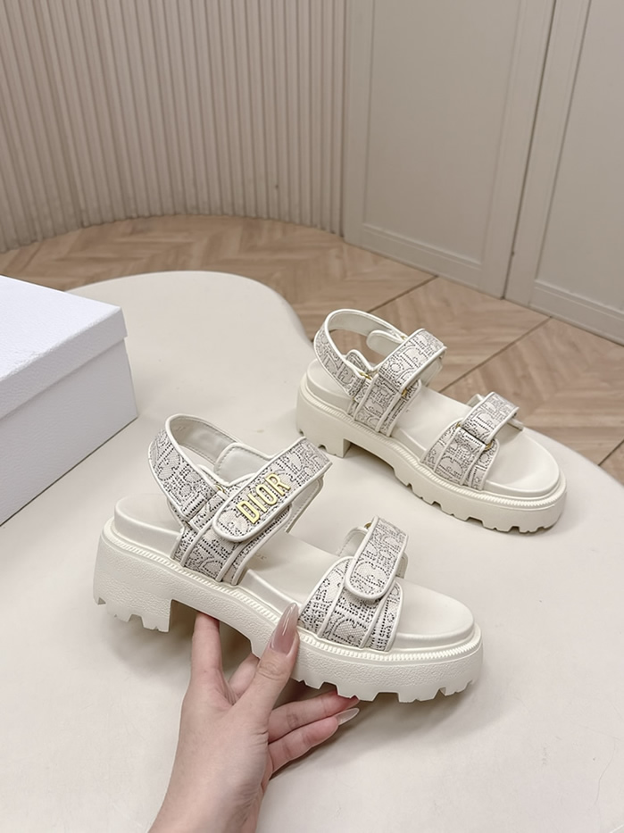 ディオール オブリーク エンブロイダリー プラットフォーム サンダル ホワイト shoes178 - 画像 (5)