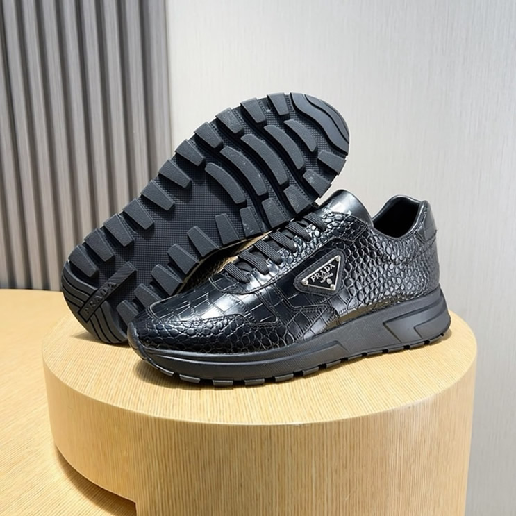 プラダ クロコダイル エンボス レザー スニーカー ノワール shoes242