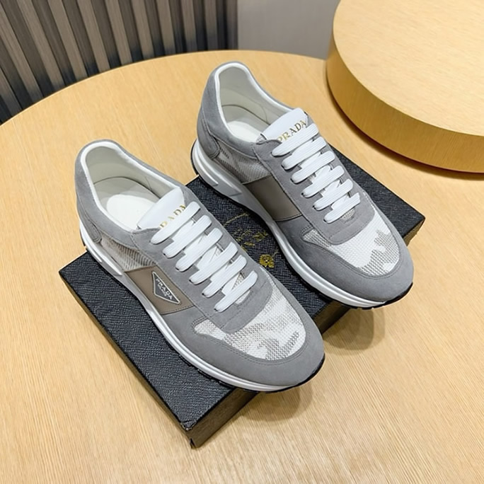 プラダ スエード レザー テクニカル ファブリック スニーカー グリ shoes243 - 画像 (2)