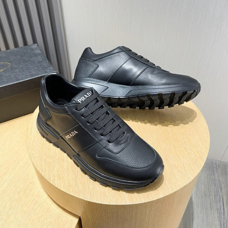 プラダ フルグレイン レザー スニーカー ノワール プリントロゴ shoes245 - 画像 (4)