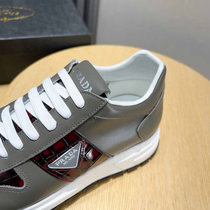 プラダ カーフレザー クロコダイル エンボス スニーカー グリ ルージュ shoes247 - 画像 (5)
