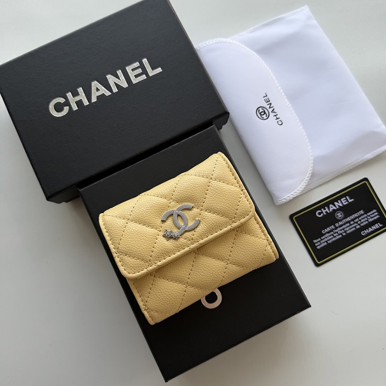 CHANEL 財布 Boy chanel スモール フラップ ウォレット - シャイニー グレインド