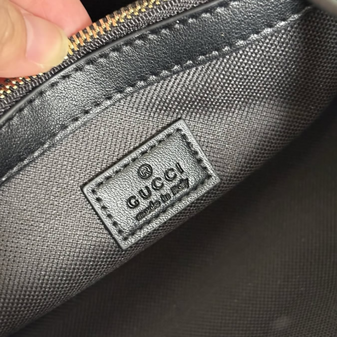 グッチ バッグ GGエンボス レザー スモール トートバッグ ブラック ダックスフンド チャーム付き レディース GU815214 - 画像 (6)