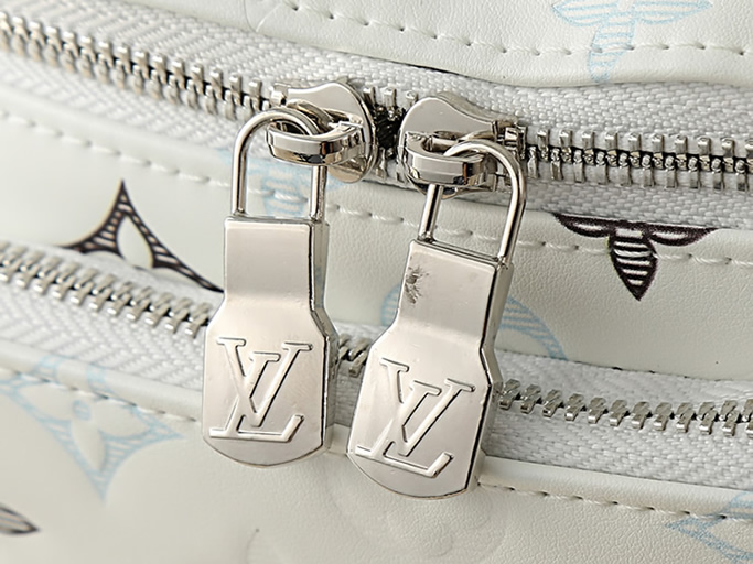 ルイヴィトン ボディバッグ モノグラム アンプラント ホワイト シルバー 2WAY M28619 - 画像 (7)