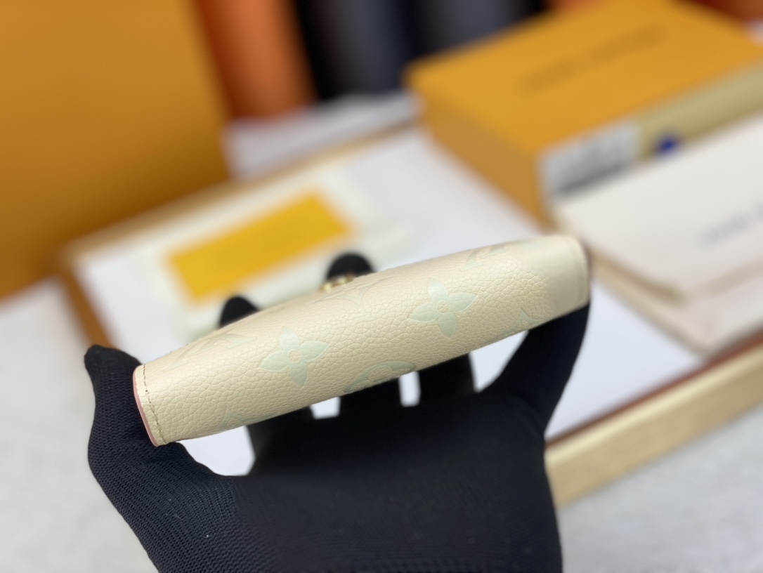 ルイヴィトン 三つ折り財布 モノグラム アンプラント ピンク ホワイト M81258 - 画像 (4)