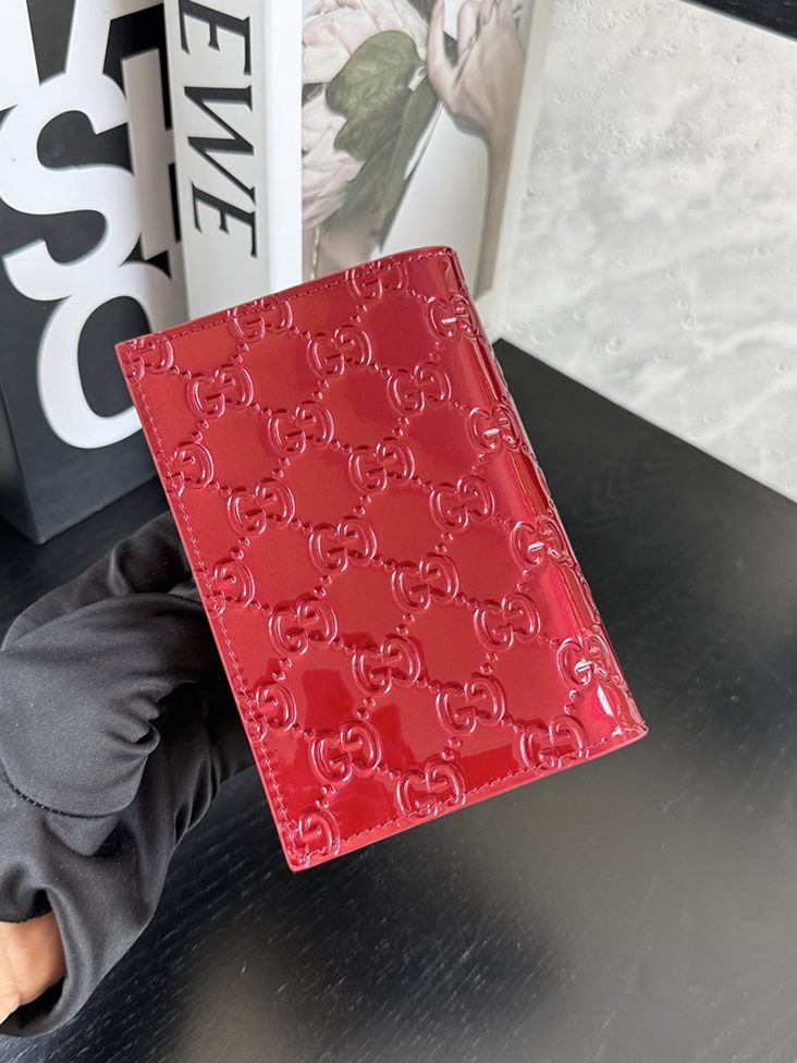 グッチ GGエンボス パテントレザー 二つ折り財布 レッド guc850184 - 画像 (3)