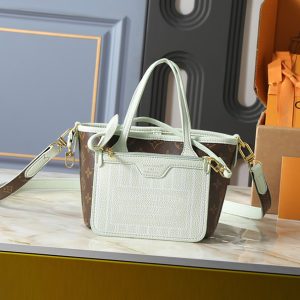 ルイヴィトン モノグラム ハンドバッグ ポーチ付き ミントグリーン M28375