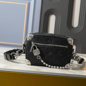 ルイヴィトン モノグラム エンボスレザー メッセンジャーバッグ シルバー金具 M14729