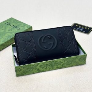 グッチ GGエンボス ラウンドファスナー長財布 ブラック guc004