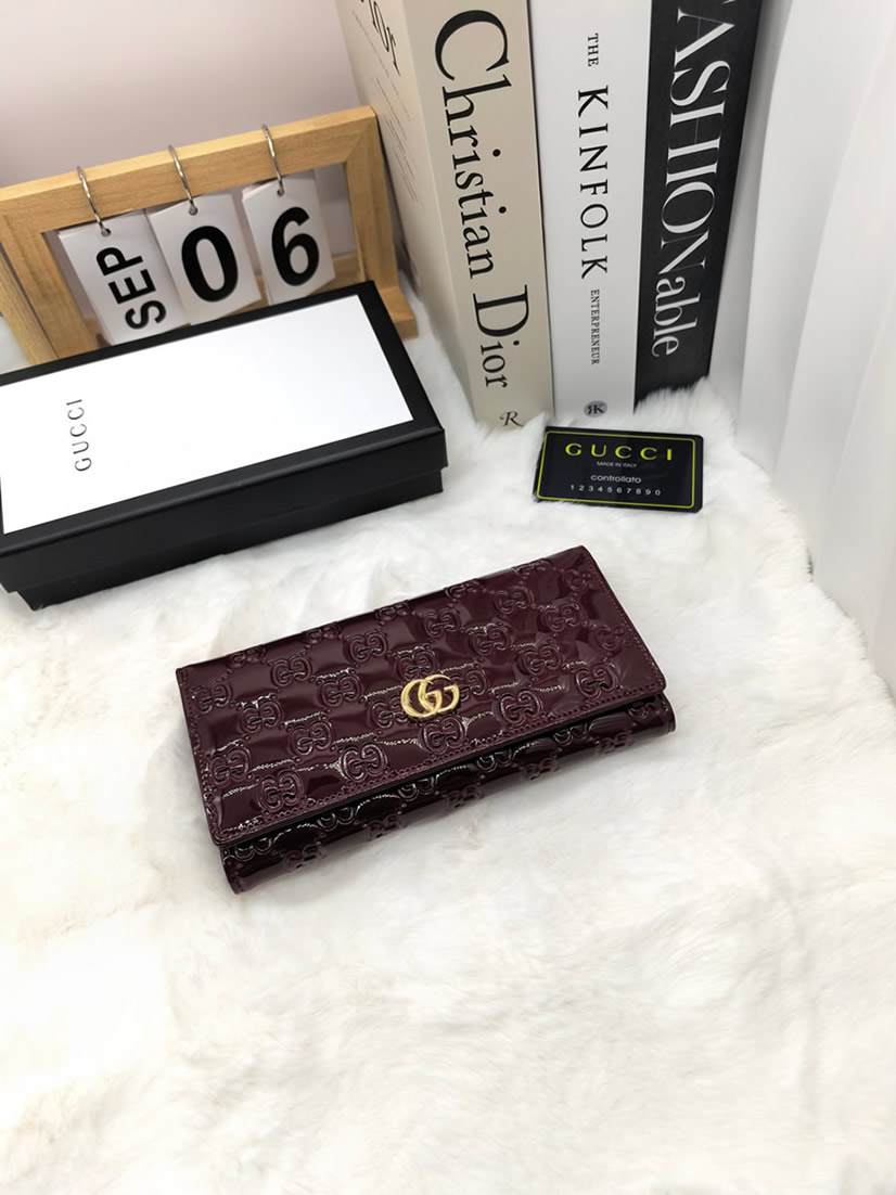 グッチ シグネチャー パテントレザー コンチネンタルウォレット 8705