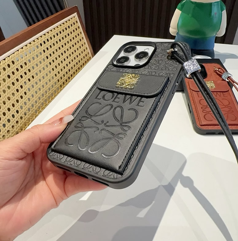 LOEWE iPhone用 エンボスレザー フォンケース(ブラック) IP048 - 画像 (7)
