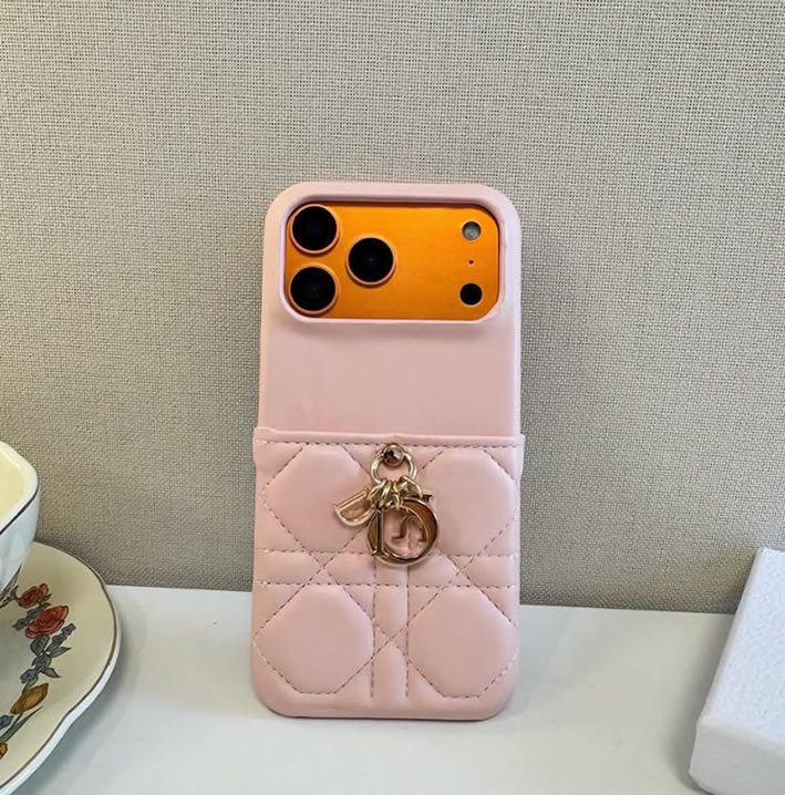 ディオール iPhone用 キルティングレザー フォンケース(ピンク) IP051