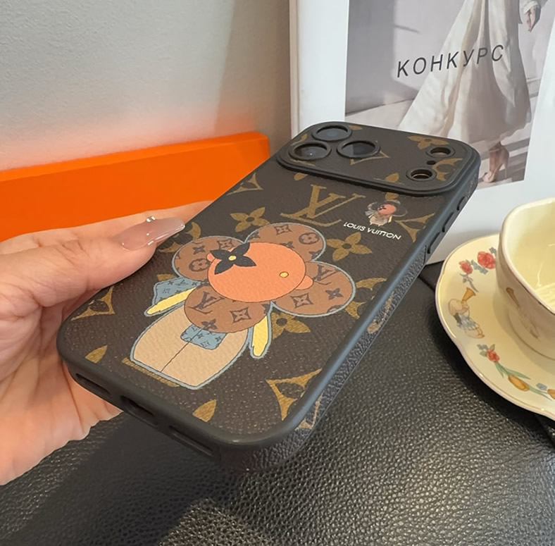 ルイ・ヴィトン iPhone用 モノグラム・キャンバス フォンケース(ヴィヴィエンヌ) IP057 - 画像 (2)