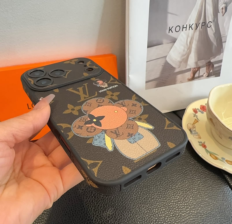 ルイ・ヴィトン iPhone用 モノグラム・キャンバス フォンケース(ヴィヴィエンヌ) IP057 - 画像 (3)