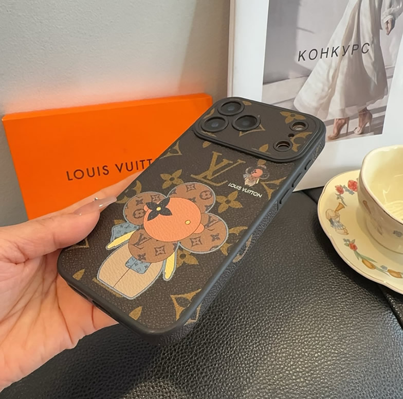ルイ・ヴィトン iPhone用 モノグラム・キャンバス フォンケース(ヴィヴィエンヌ) IP057 - 画像 (4)