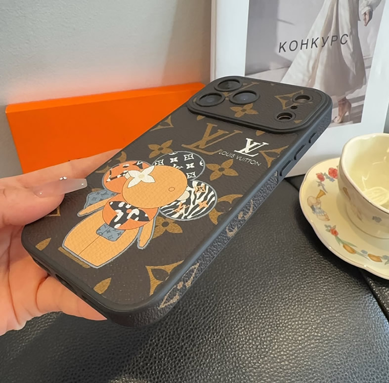 ルイ・ヴィトン iPhone用 モノグラム・キャンバス フォンケース(ヴィヴィエンヌ) IP058 - 画像 (5)
