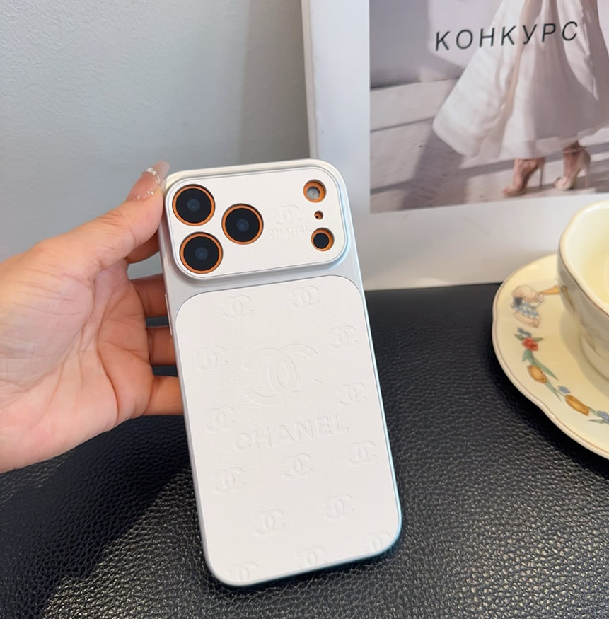 シャネル iPhone用 エンボスCCロゴ フォンケース(ホワイト) IP063 - 画像 (2)