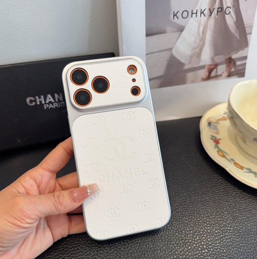 シャネル iPhone用 エンボスCCロゴ フォンケース(ホワイト) IP063 - 画像 (5)