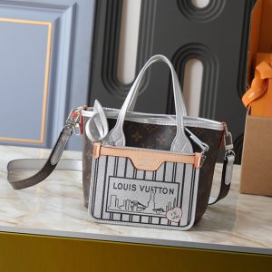 ルイ・ヴィトン ネヴァーフルBB モノグラム シルバーアクセント M12061