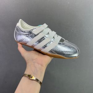 アディダス タエバド シルバー スネークエフェクト shoes300